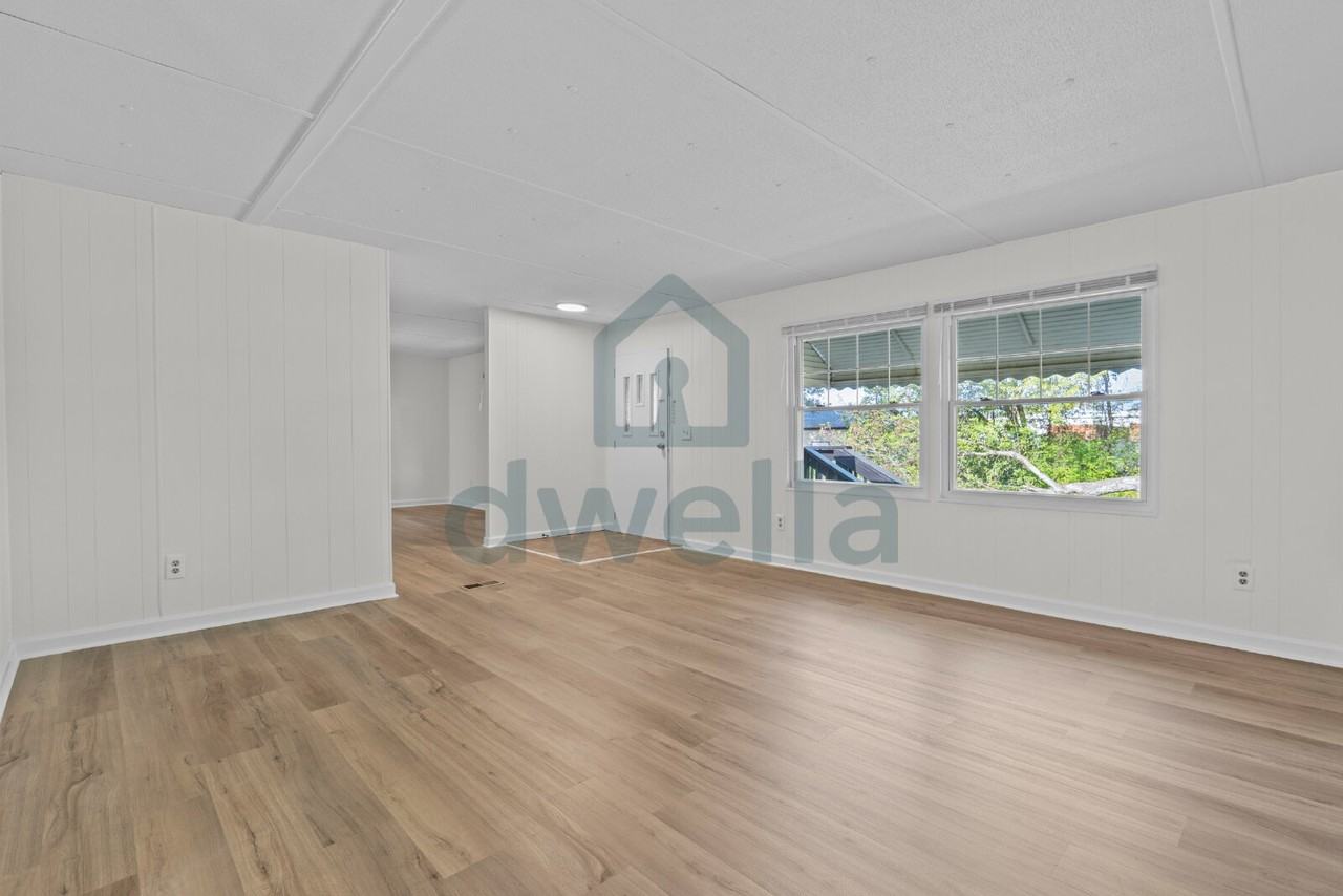 631 1/2 Gibson Rd - Photo 3 of 27