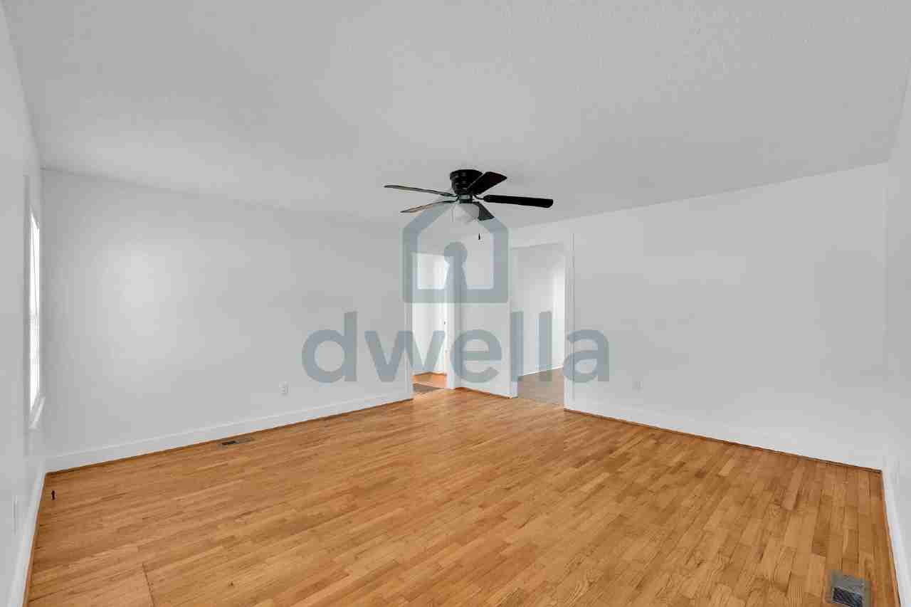 300 E Oneal St - Photo 7 of 24