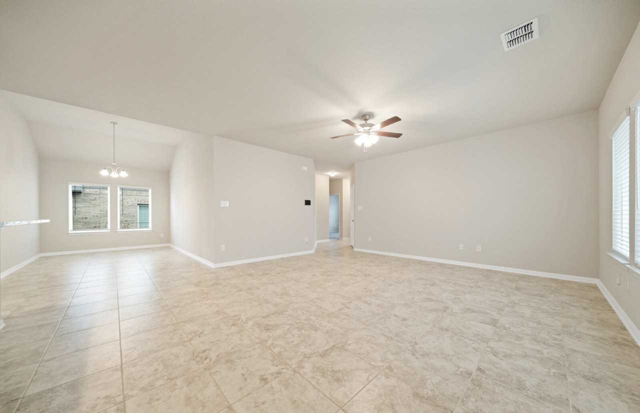 8907 Arundal Gdn - Photo 7 of 35