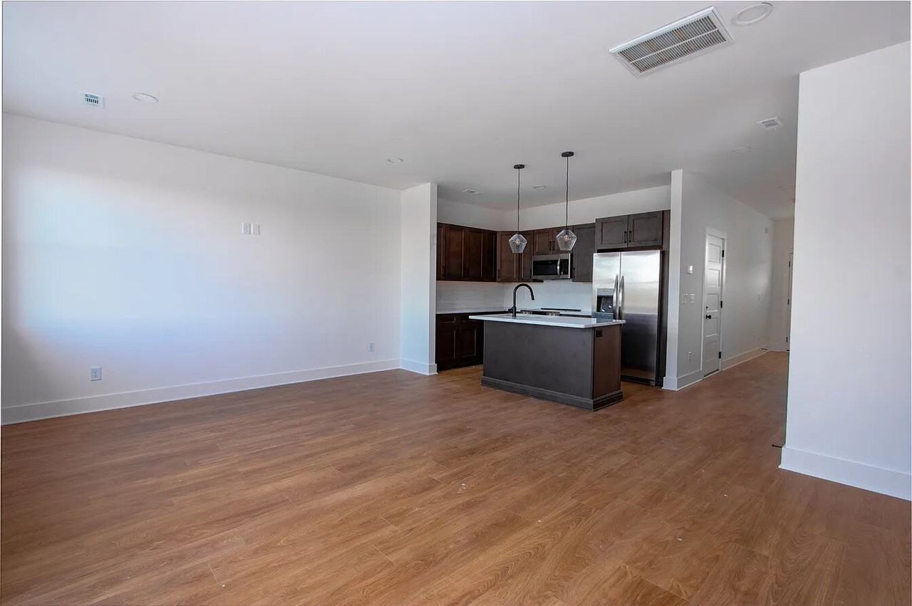 105 High Park Cir - Photo 4 of 18