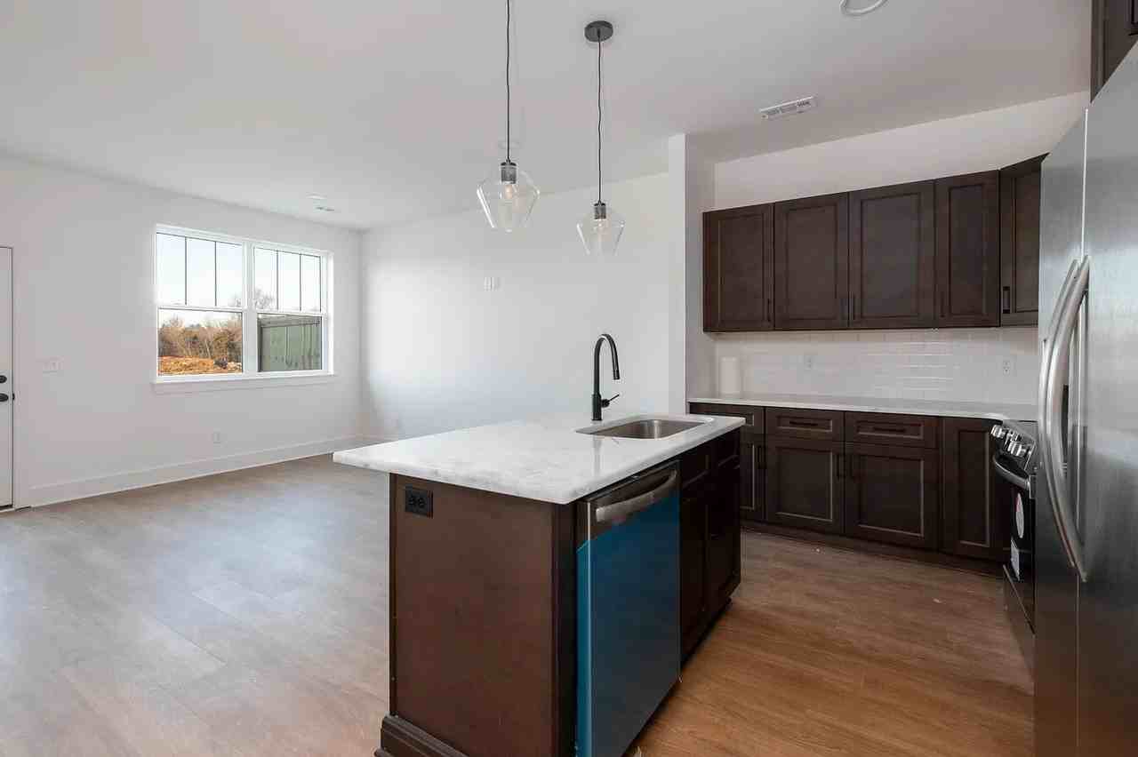 105 High Park Cir - Photo 6 of 18