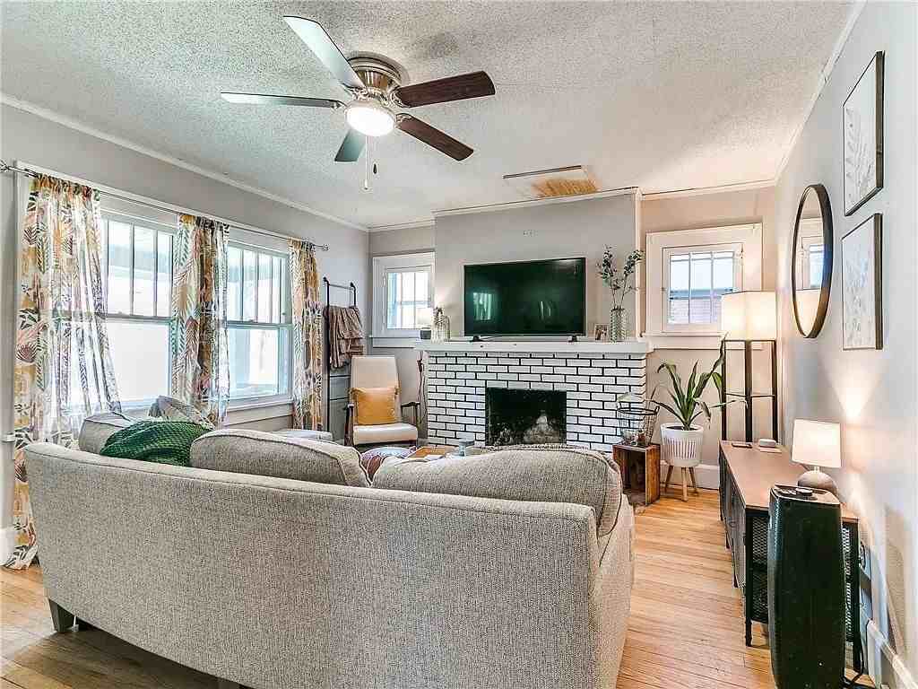 3014 Woodland Ave - Photo 5 of 26