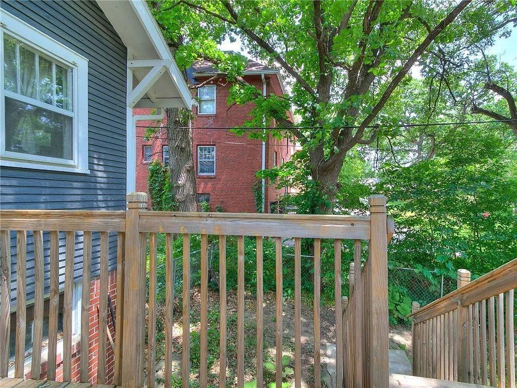 3014 Woodland Ave - Photo 4 of 23