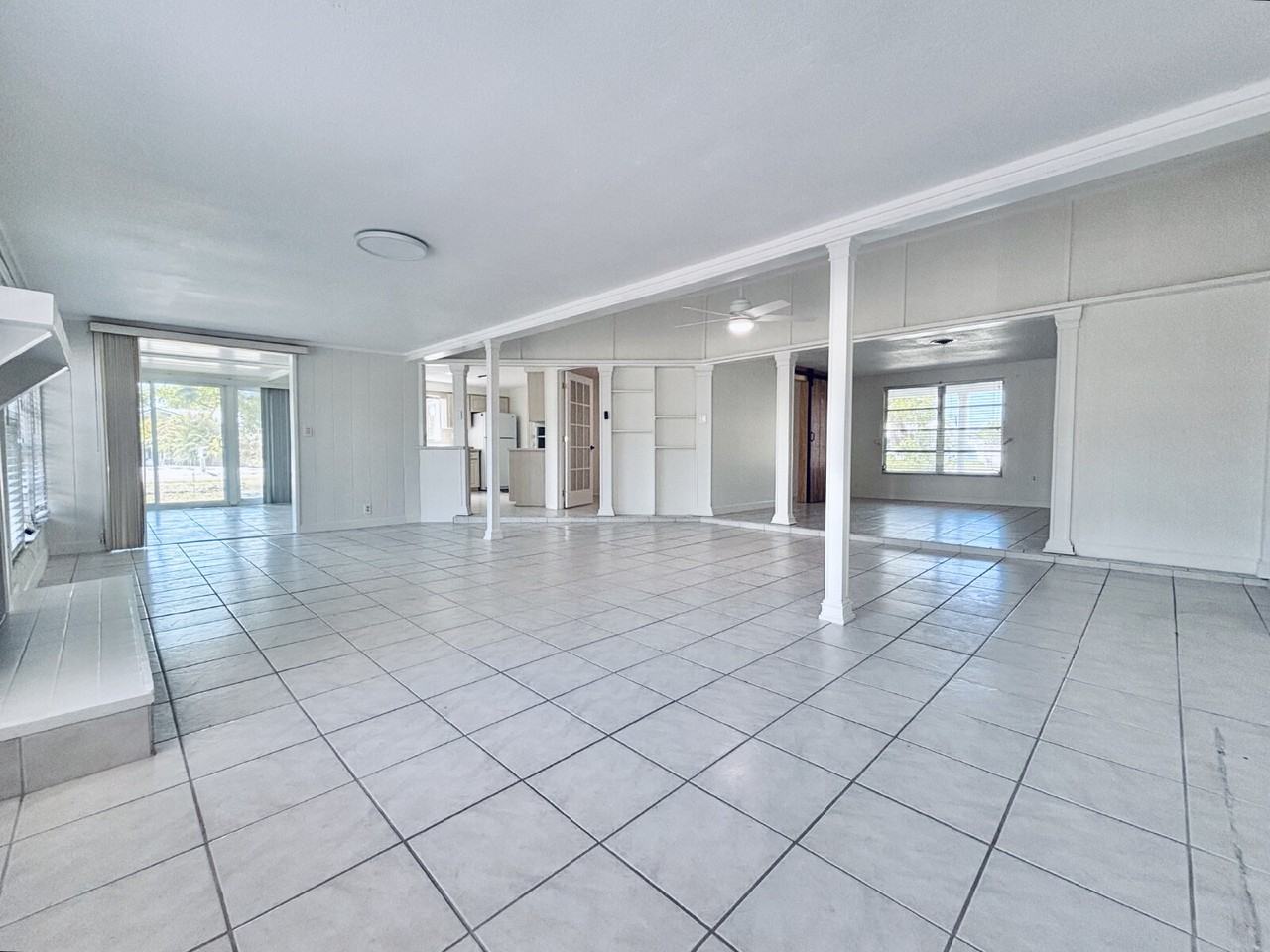 5663 Yorkshire Way - Photo 6 of 35