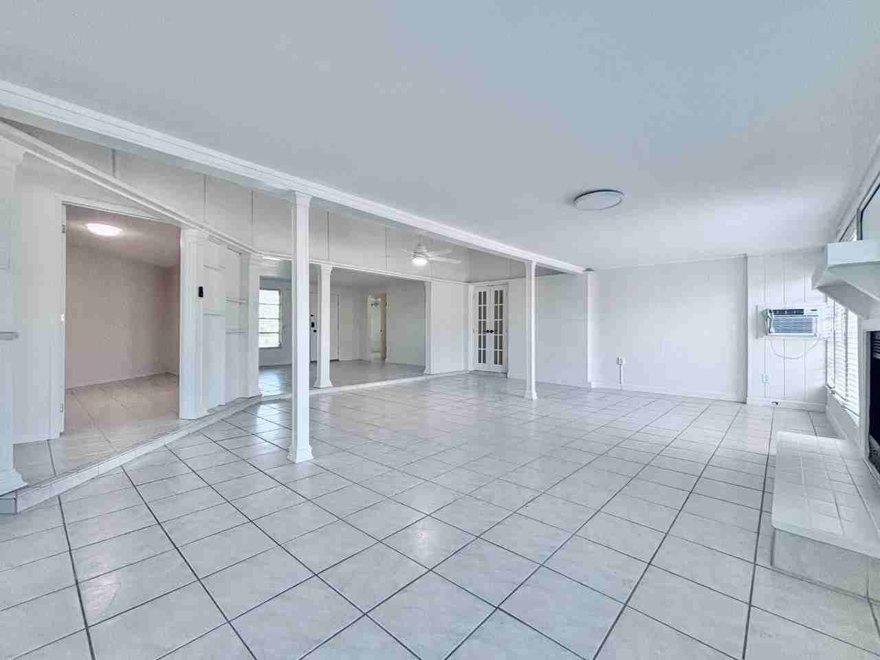 5663 Yorkshire Way - Photo 7 of 35