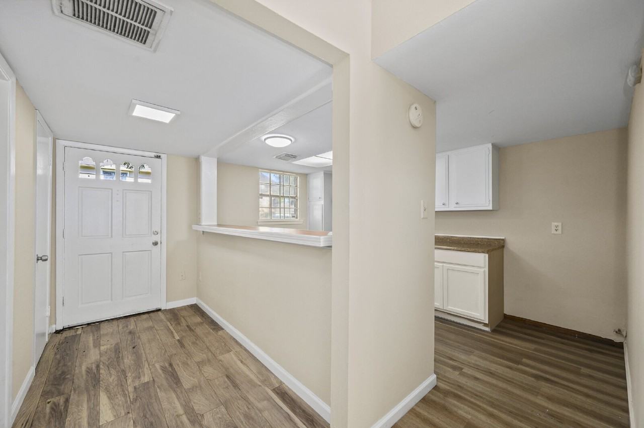 7236 Crownwest St - Photo 3 of 21