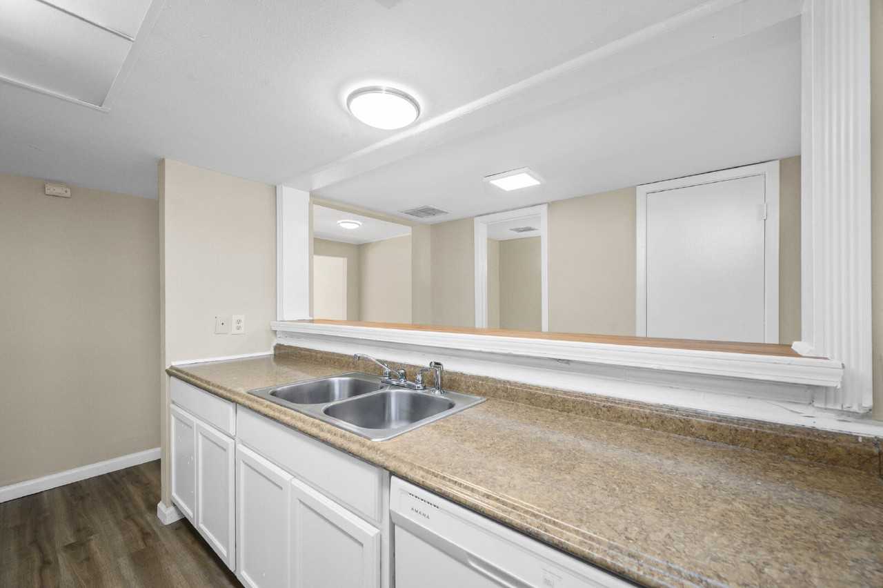 7236 Crownwest St - Photo 5 of 21