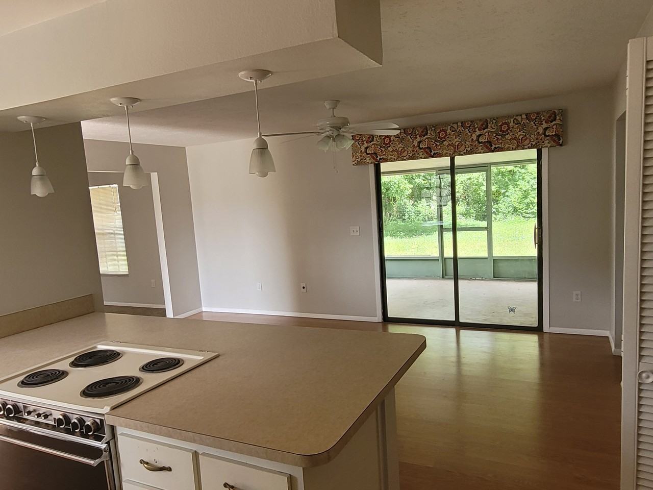 1104 Beatrice Ave - Photo 3 of 10