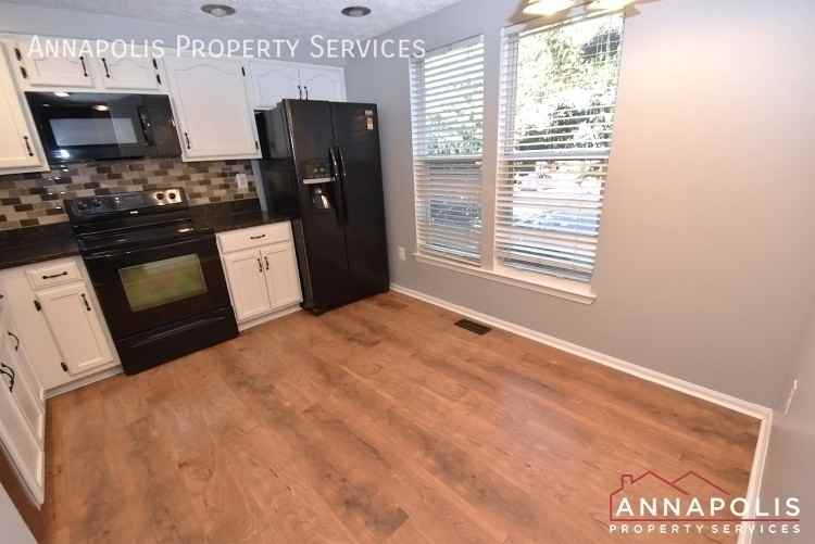 559 Melissa Ct - Photo 2 of 20