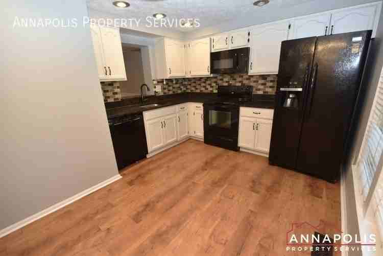 559 Melissa Ct - Photo 4 of 20