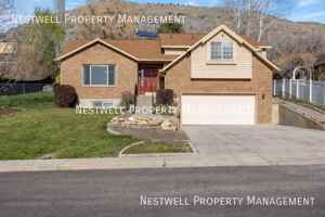 featured image of 1715 Cherokee Dr