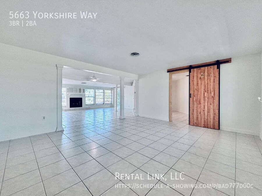5663 Yorkshire Way - Photo 3 of 37