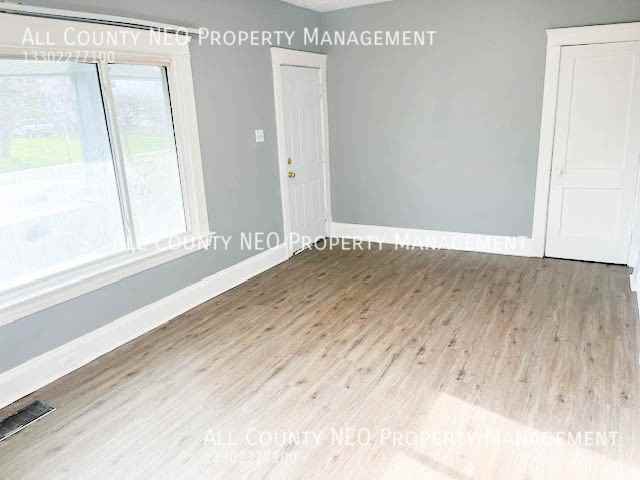 3310 E 134th St - Photo 4 of 13