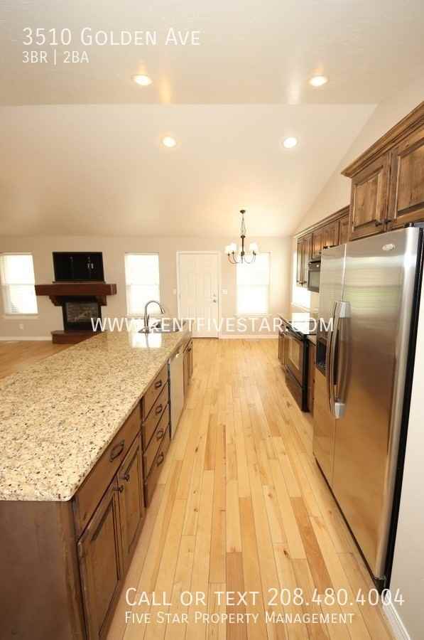 3510 Golden Ave - Photo 5 of 36