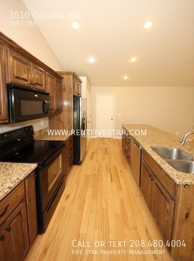 3510 Golden Ave - Photo 6 of 36