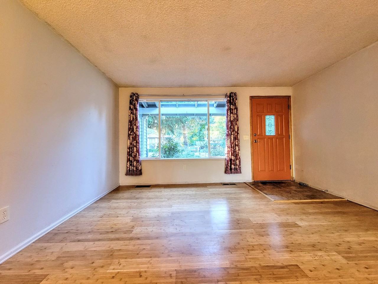 7848 131st Ave Ne - Photo 4 of 14