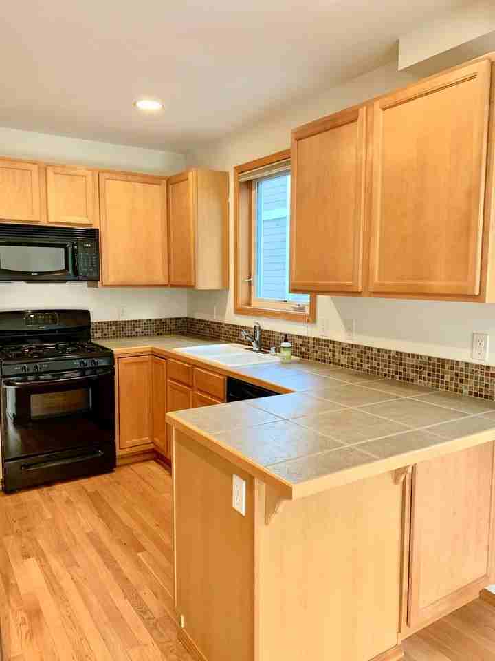 12043 33rd Ave Ne #C - Photo 6 of 17