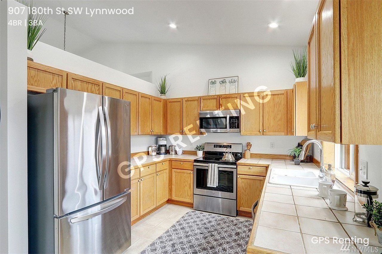 907 180th St Sw - Photo 2 of 19