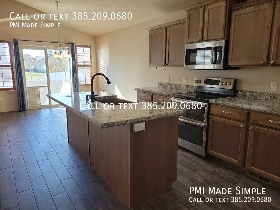 16 E Sterling Loop - Photo 2 of 50