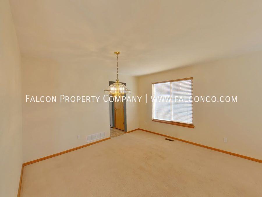 4883 Jedediah Smith Rd - Photo 4 of 25