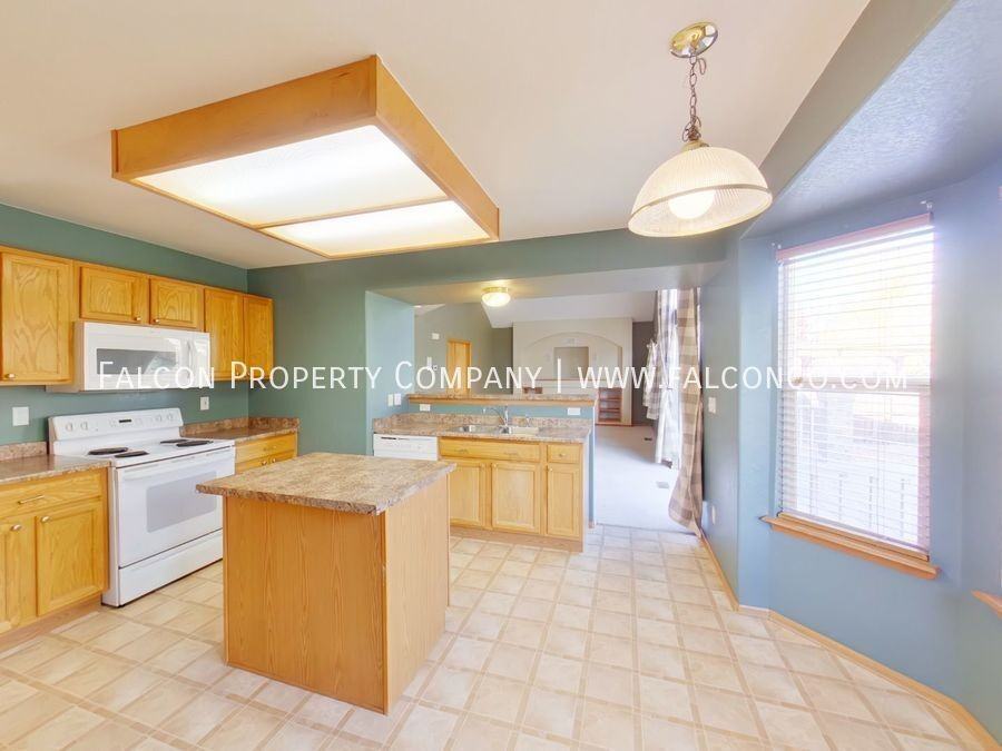 4883 Jedediah Smith Rd - Photo 6 of 25