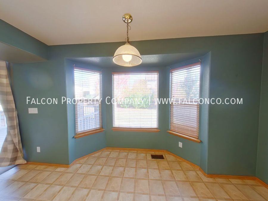 4883 Jedediah Smith Rd - Photo 7 of 25