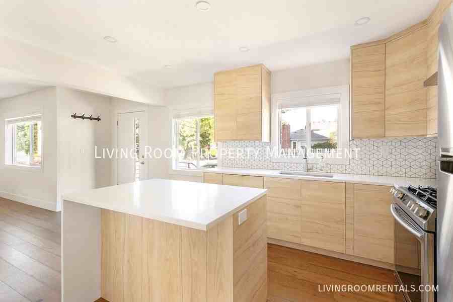 8034 Se 42nd Ave - Photo 5 of 16