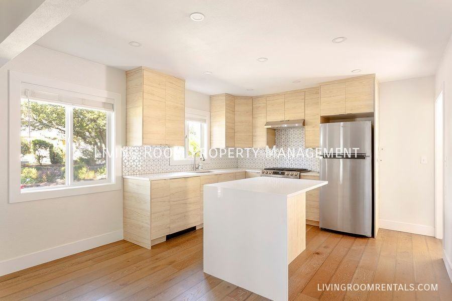 8034 Se 42nd Ave - Photo 6 of 16