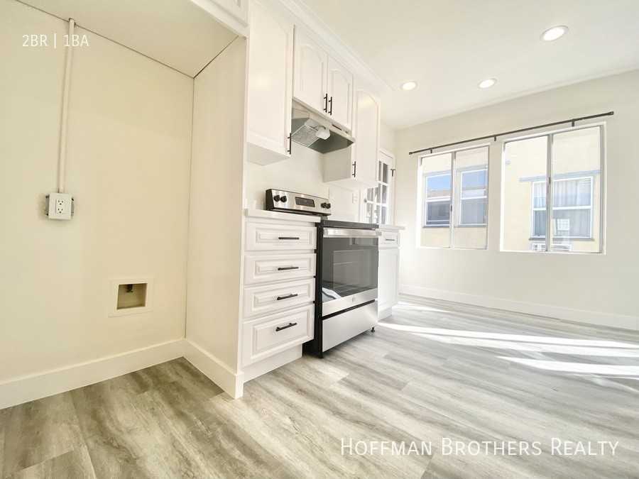 441 1/2 N Hayworth Ave #A - Photo 2 of 14