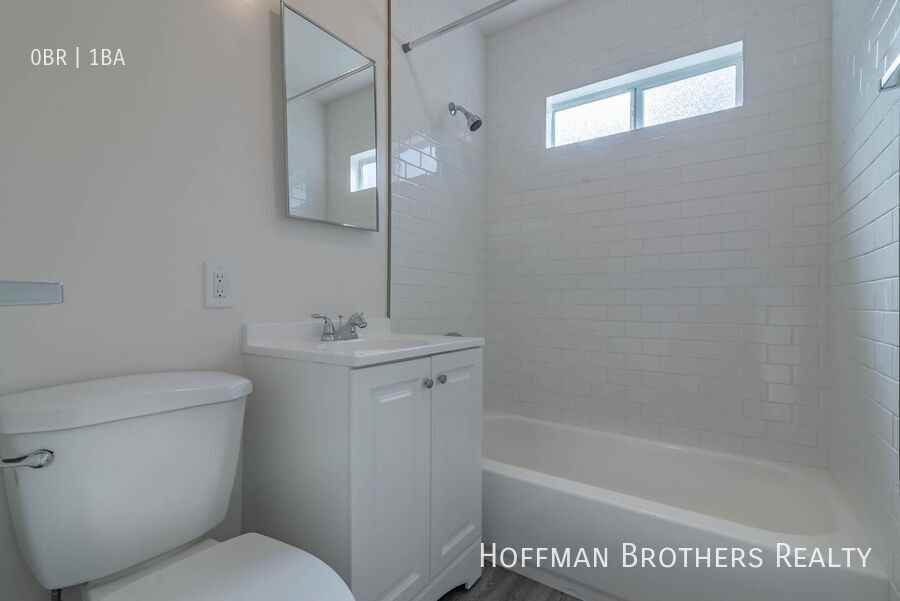 1625 N Normandie Ave #12 - Photo 3 of 4