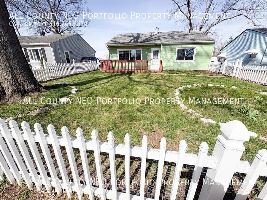 1748 Ward Rd - Photo 2 of 19