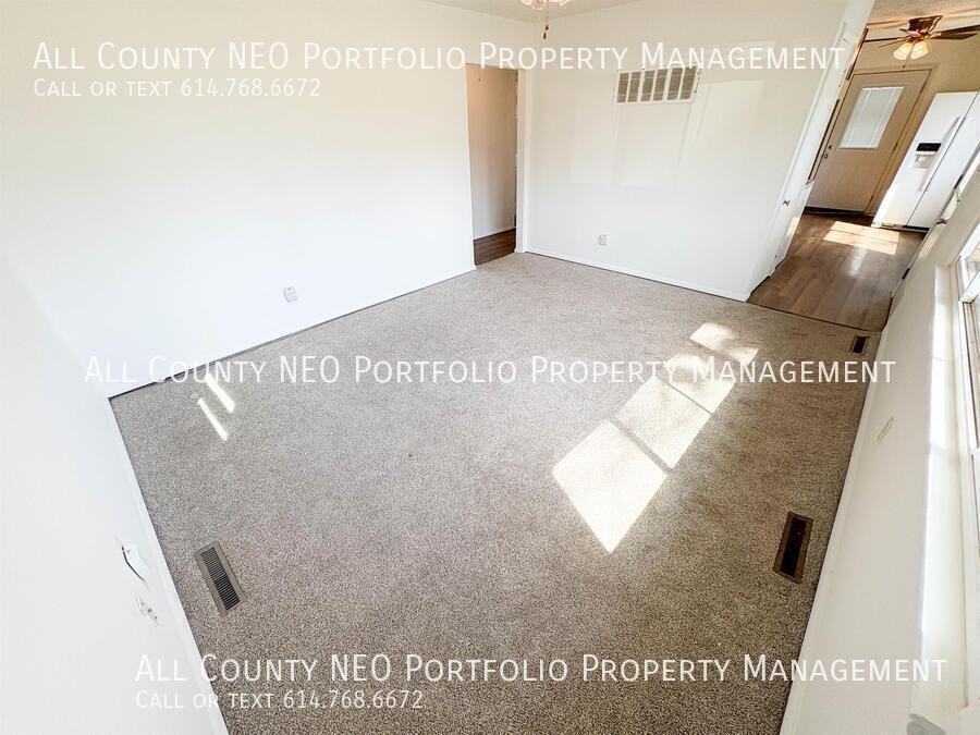1748 Ward Rd - Photo 4 of 19