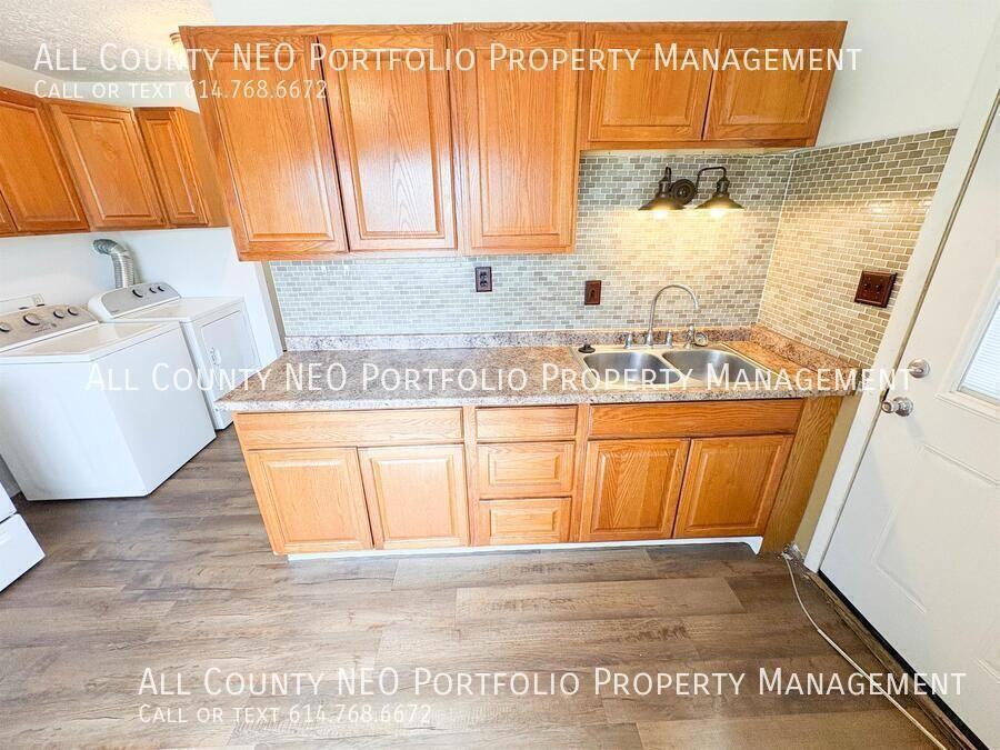 1748 Ward Rd - Photo 7 of 19