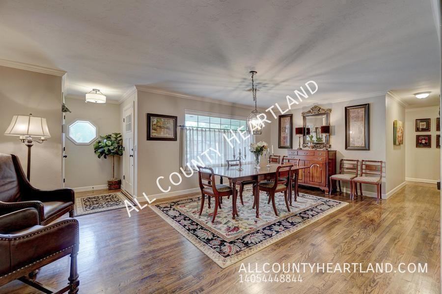 2948 Kerry Ln - Photo 2 of 15