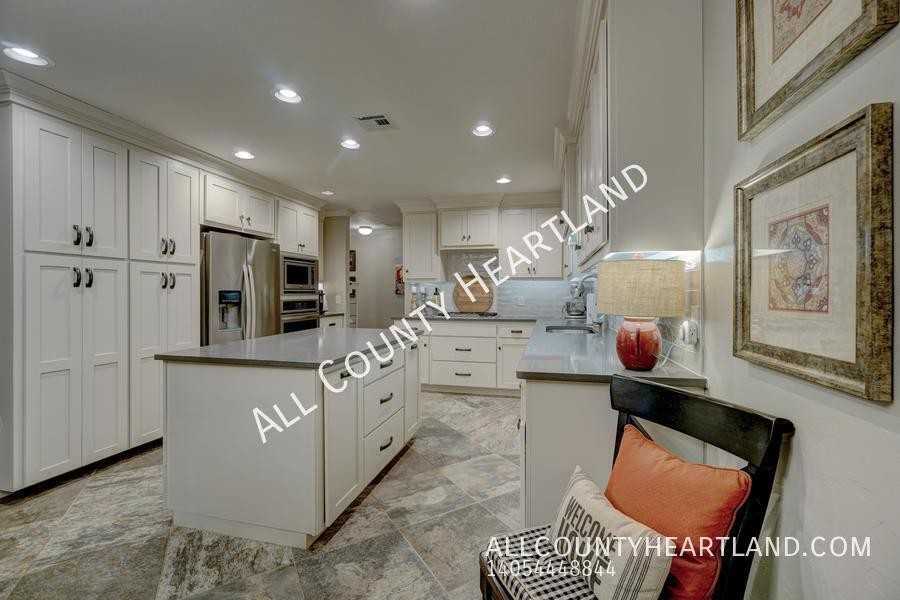 2948 Kerry Ln - Photo 5 of 15