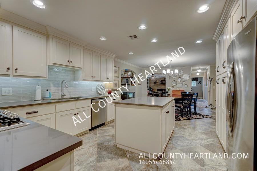 2948 Kerry Ln - Photo 7 of 15