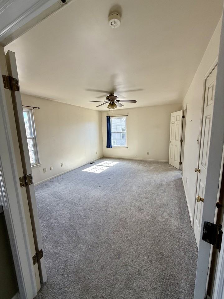 126 Village Dr #126 - Photo 7 of 17