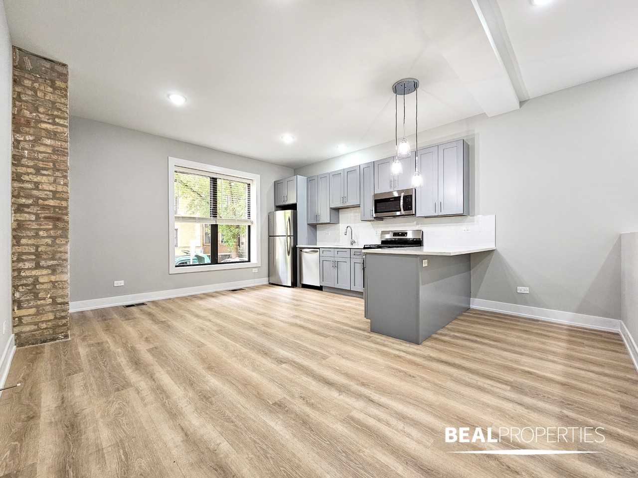 434 W Belden Ave #03