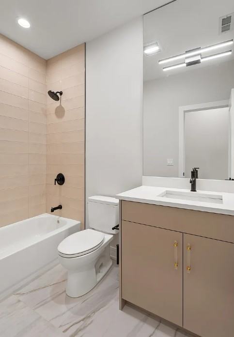 5004 S Prairie Ave #1 - Photo 3 of 21