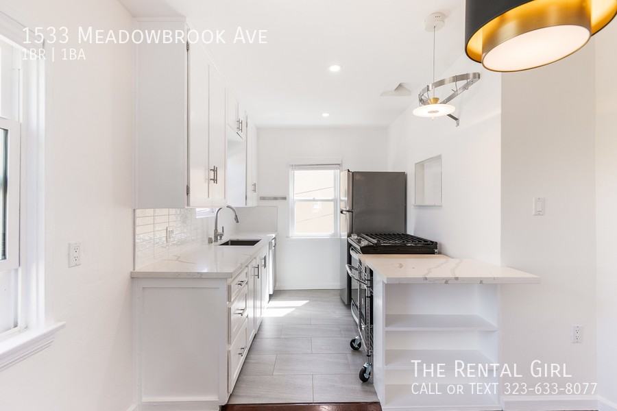 1533 Meadowbrook Ave - Photo 5 of 20