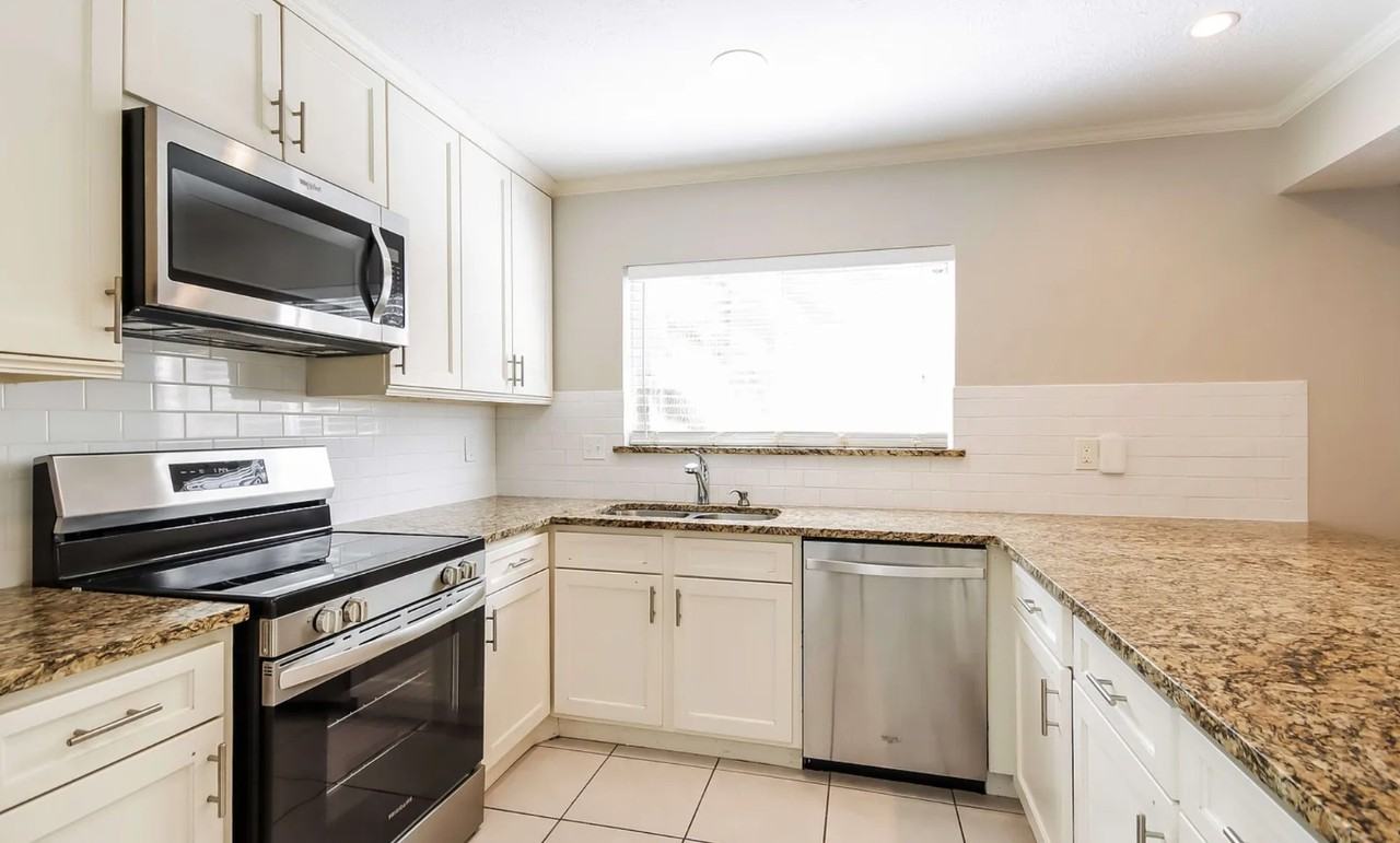 2910 Clear Ridge Dr #NA - Photo 4 of 15