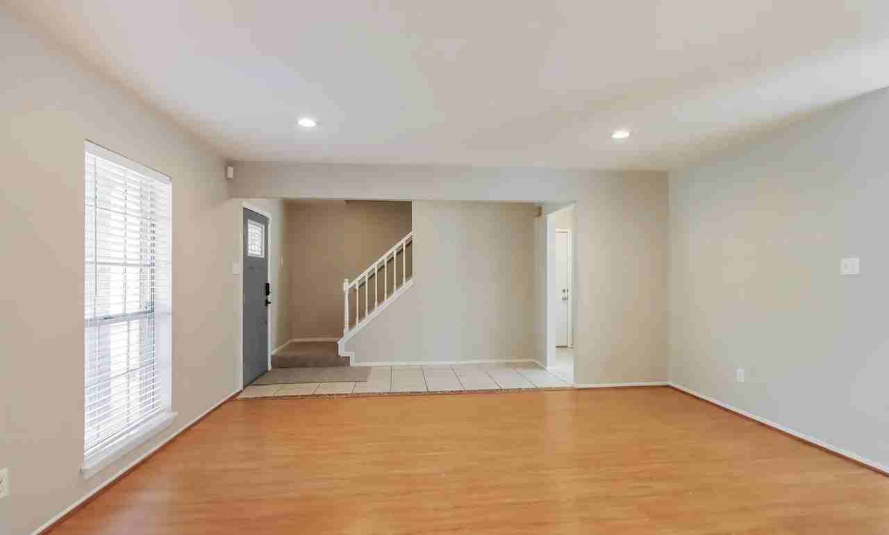 2910 Clear Ridge Dr #NA - Photo 6 of 15