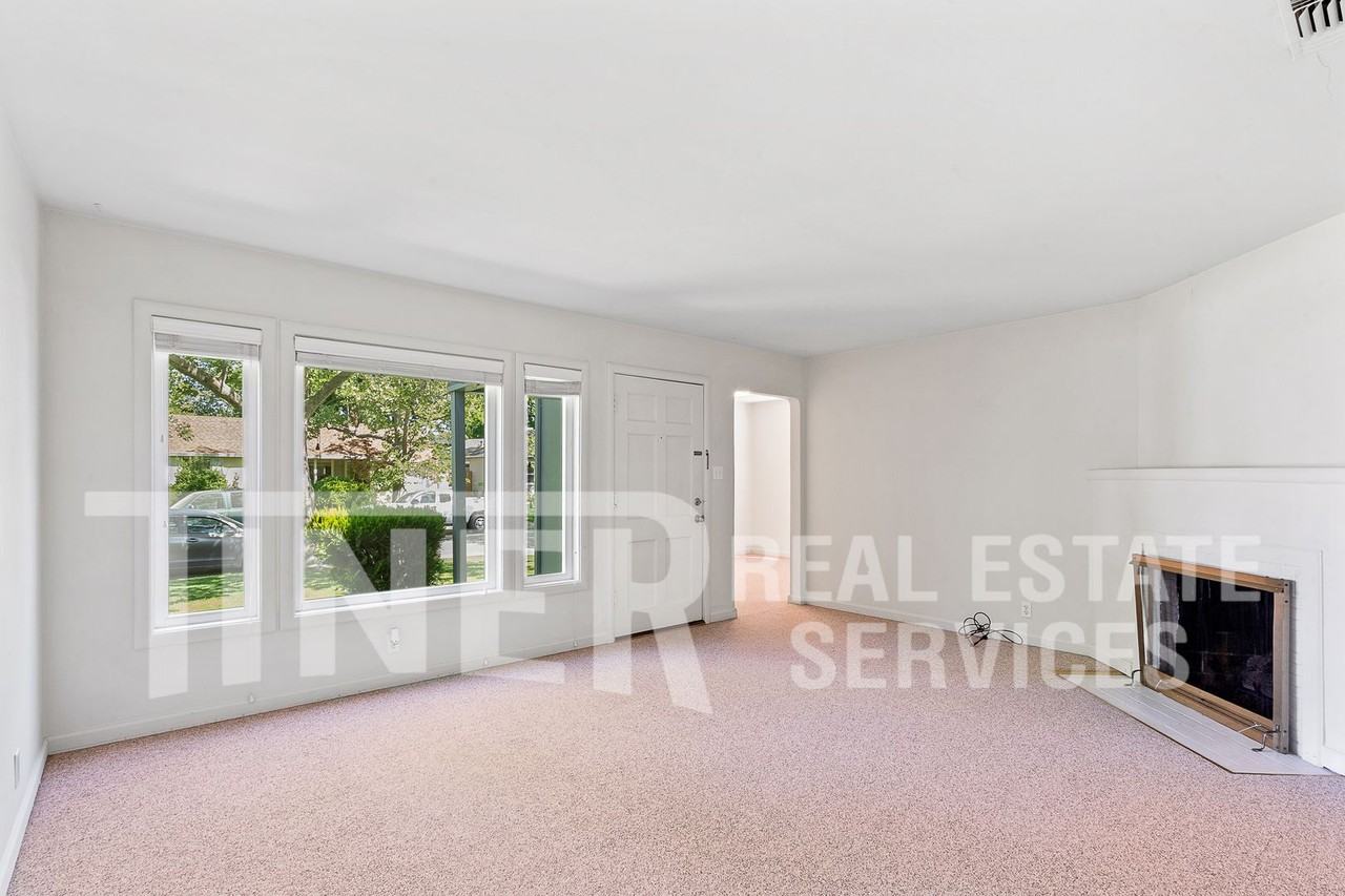 4920 Virginia Way - Photo 5 of 23