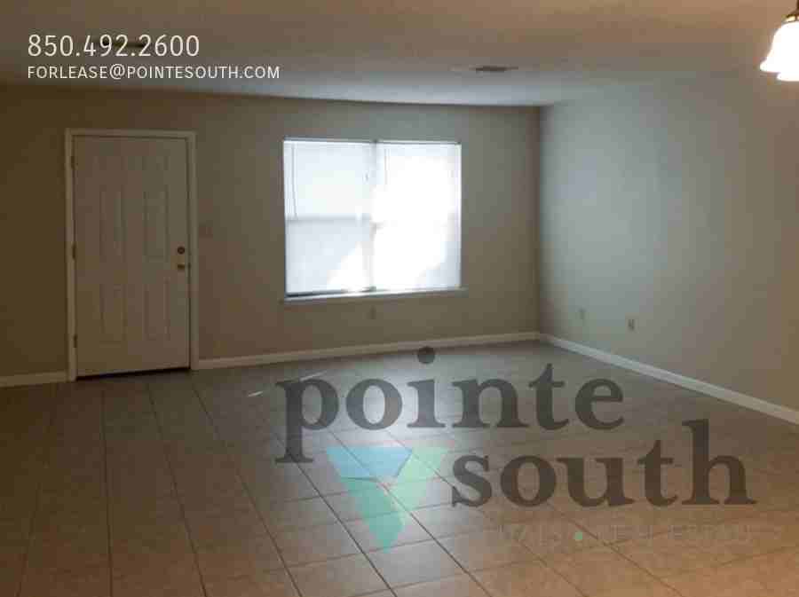 514 Parkview Rd Nw #C - Photo 3 of 10