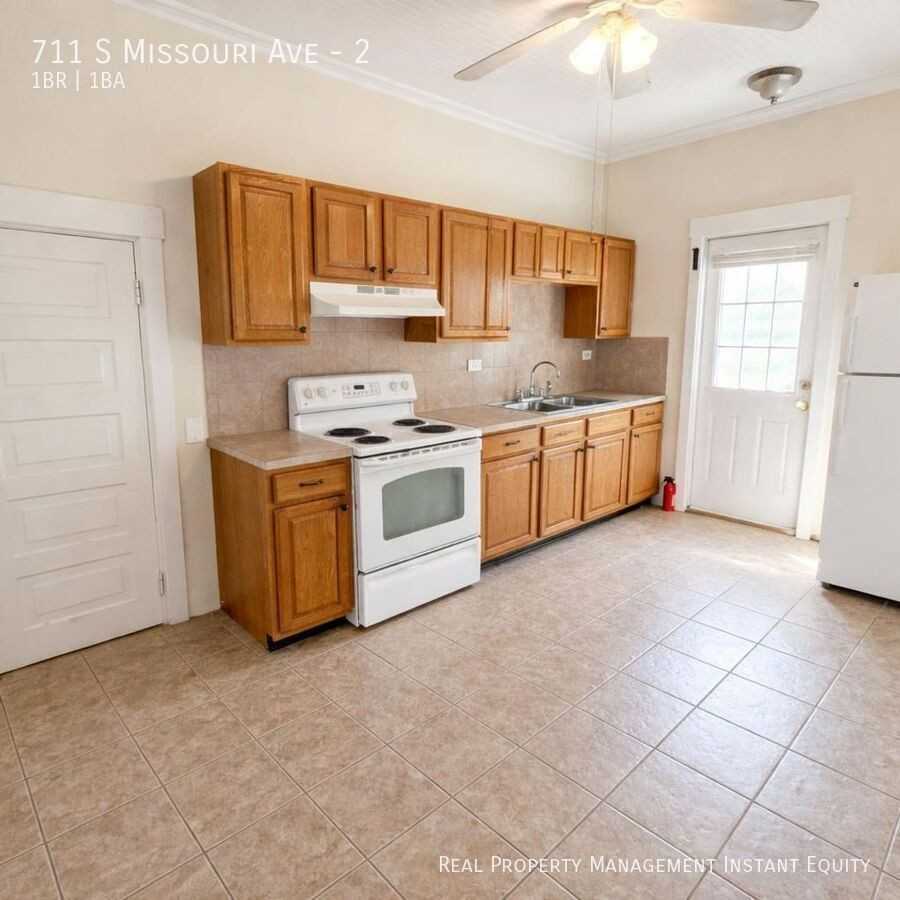 711 S Missouri Ave #2 - Photo 5 of 13