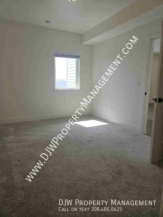 221 E Maine Ave #306 - Photo 6 of 11