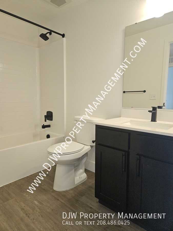 221 E Maine Ave #306 - Photo 7 of 11