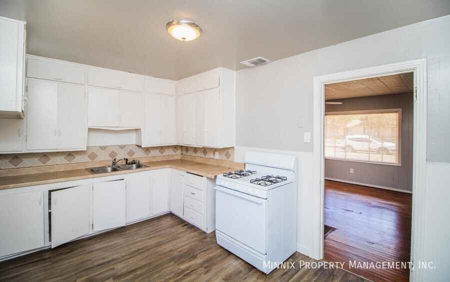 2514 40th St - Photo 5 of 22