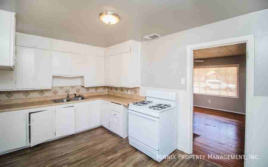 2514 40th St - Photo 6 of 22