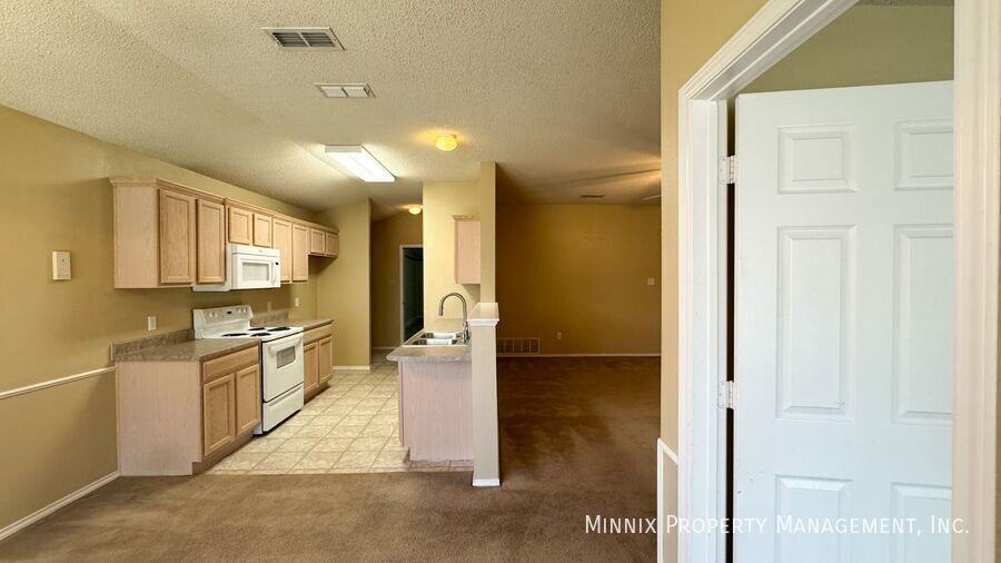 7514 Paris Ave - Photo 7 of 33